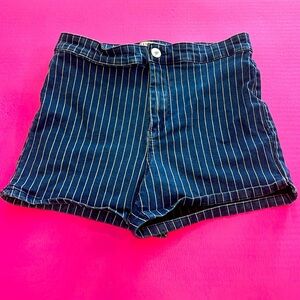 Denim fitted shorts with white stripes
